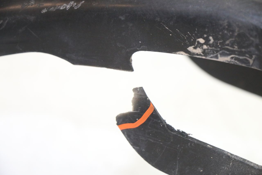 photo de FRONT FENDER PEUGEOT 103 SPX CLIP 50 (1989 - 1992) - Technical close-up