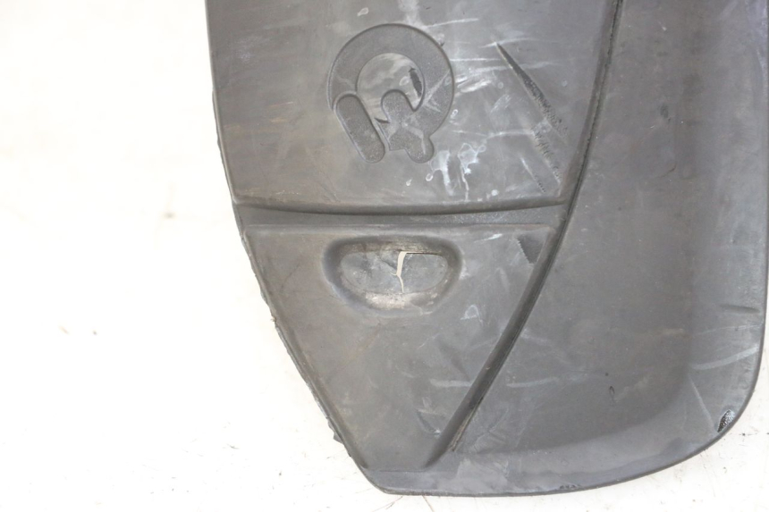 photo de FRONT FENDER QUADRO 4 4D 350 (2015 - 2018) - Alternative perspective