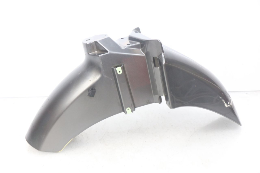 photo de FRONT FENDER PEUGEOT GEOPOLIS 400 (2007 - 2013) - Surface and material condition