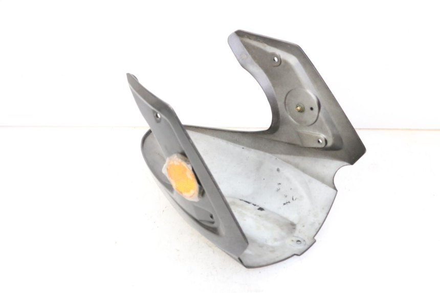 photo de FRONT FENDER LONGJIA SHARPY 125 (2020 - 2024) - Fixing points details