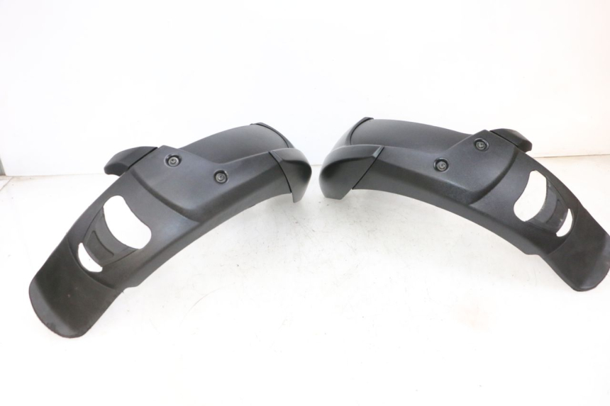 photo de FRONT FENDER PIAGGIO MP3 HPE 300 (2019 - 2026) - Markings and original references