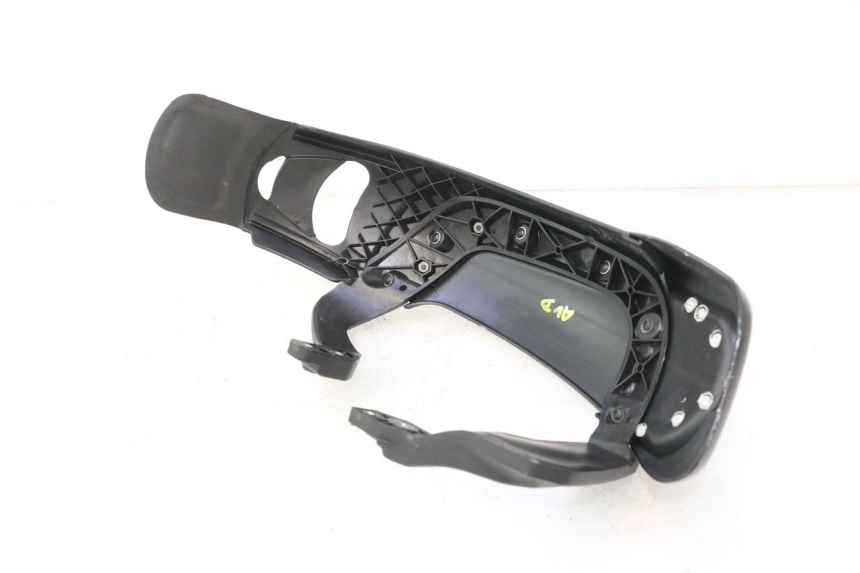 photo de FRONT FENDER PIAGGIO MP3 HPE 530 (2022 - 2026) - Technical close-up