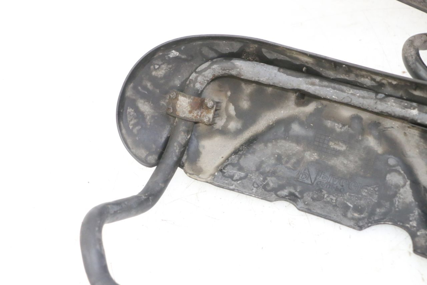 photo de FRONT FENDER PIAGGIO MP3 LT 300 (2010 - 2016) - Zoom on usage condition