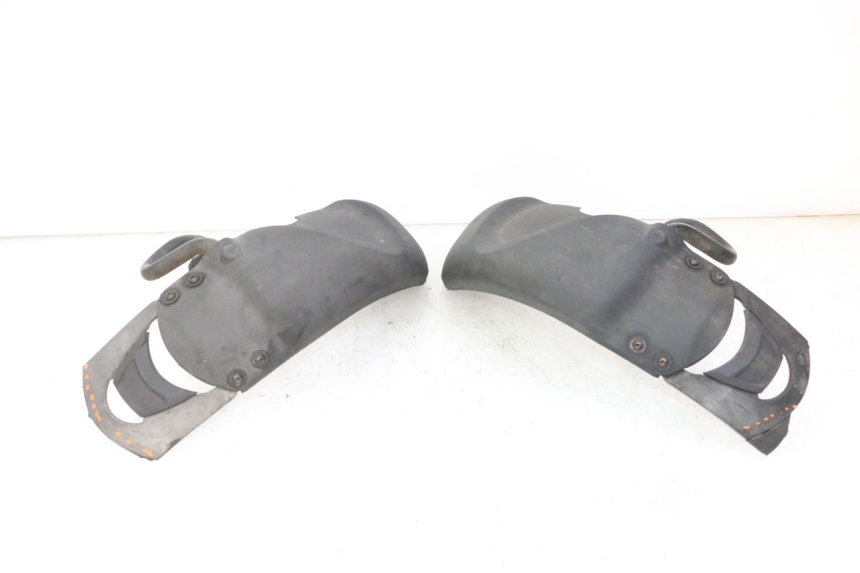 photo de FRONT FENDER PIAGGIO MP3 LT 300 (2010 - 2016) - High-resolution close-up