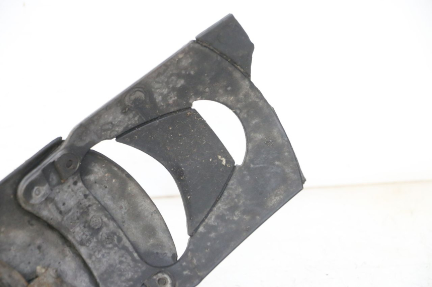 photo de FRONT FENDER PIAGGIO MP3 LT 300 (2010 - 2016) - Zoom on usage condition