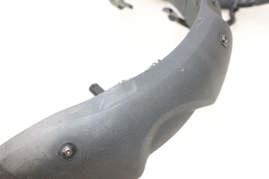 photo de FRONT FENDER PIAGGIO MP3 LT 300 (2010 - 2016) - Technical close-up