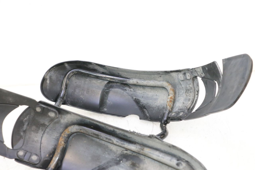 photo de FRONT FENDER PIAGGIO MP3 LT 300 (2010 - 2016) - Fixing points details