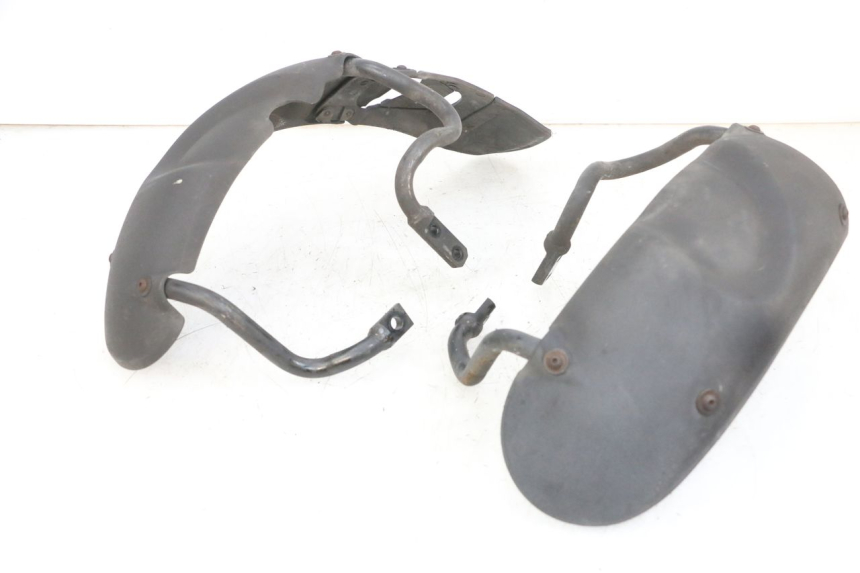 photo de FRONT FENDER PIAGGIO MP3 125 (2006 - 2014) - Fixing points details