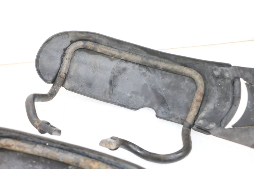 photo de FRONT FENDER PIAGGIO MP3 RL 250 (2006 - 2010) - Alternative perspective