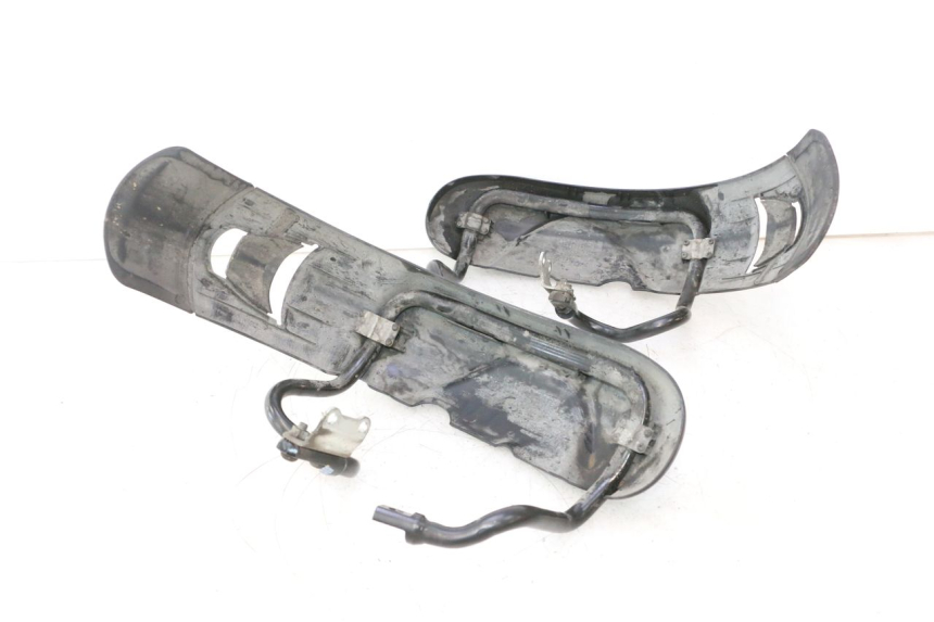photo de FRONT FENDER PIAGGIO MP3 500 (2016 - 2018) - Fixing points details