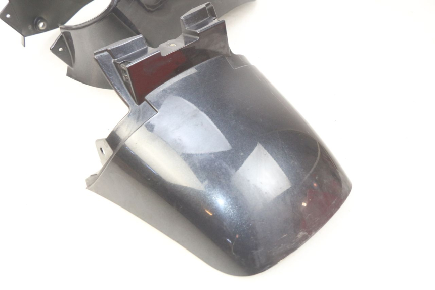 photo de FRONT FENDER KYMCO PEOPLE 250 (2004 - 2008) - Focus on structure