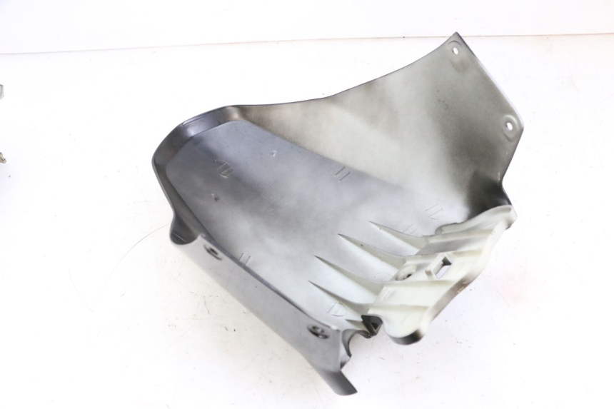 photo de FRONT FENDER EFUN PUSA 1 - High-resolution close-up