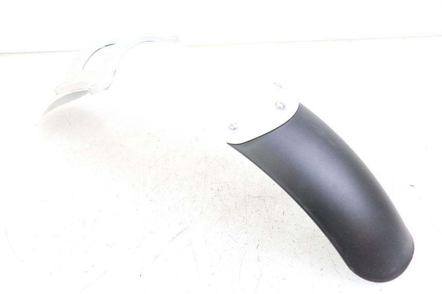 photo de FRONT FENDER ROYAL ENFIELD CONTINENTAL GT 650 (2019 - 2024) - Surface and material condition