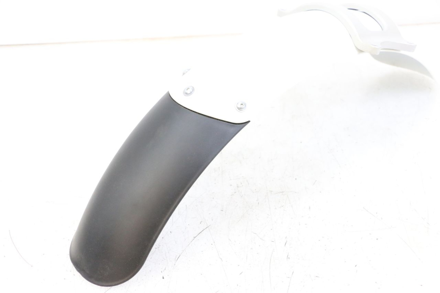 photo de FRONT FENDER ROYAL ENFIELD CONTINENTAL GT 650 (2019 - 2024) - Checked used part
