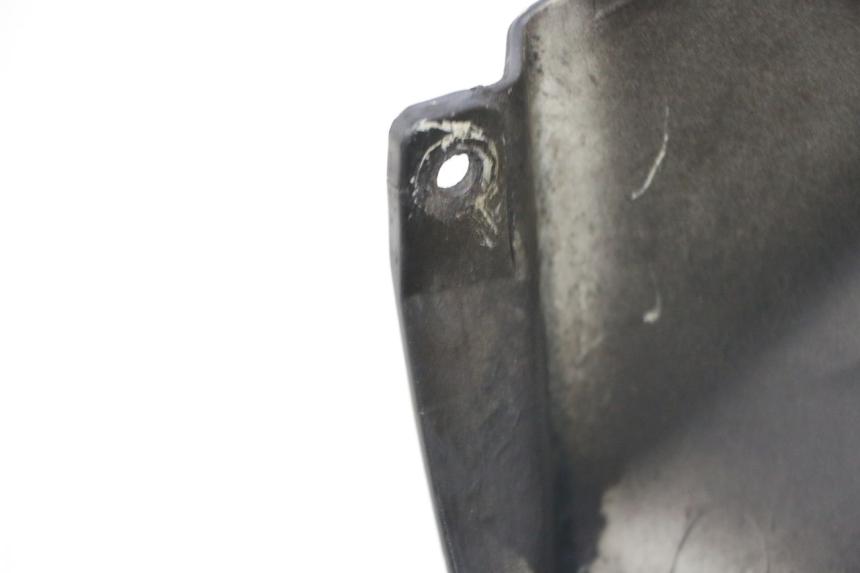 photo de FRONT FENDER PEUGEOT SATELIS 125 (2006 - 2009) - Fixing points details