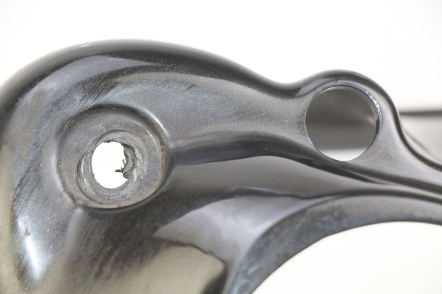 photo de FRONT FENDER APRILIA SCARABEO 100 (2003 - 2012) - Technical close-up