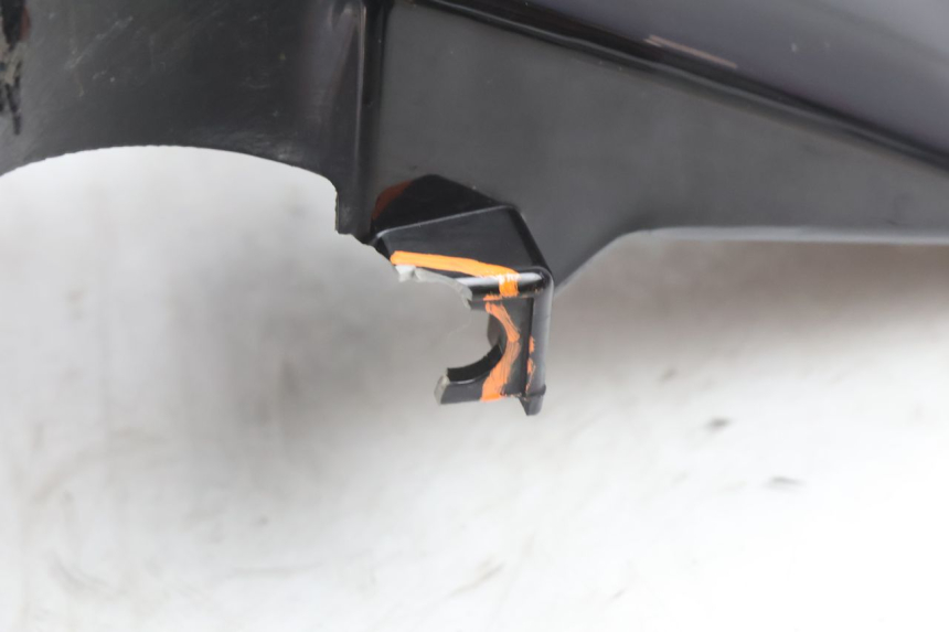 photo de FRONT FENDER KYMCO SUPER 8 2T 50 (2007 - 2013) - Fixing points details