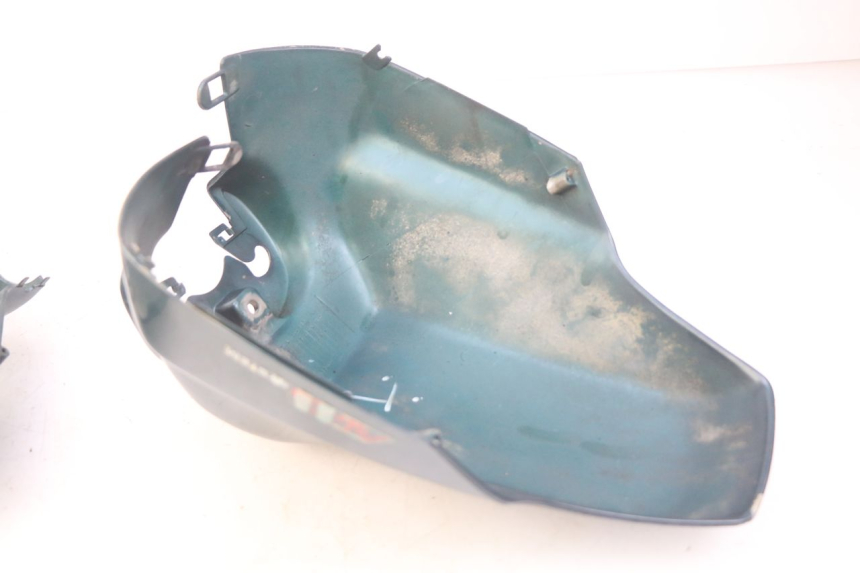 photo de FRONT FENDER PEUGEOT SV 125 (1991 - 1994) - High-resolution close-up