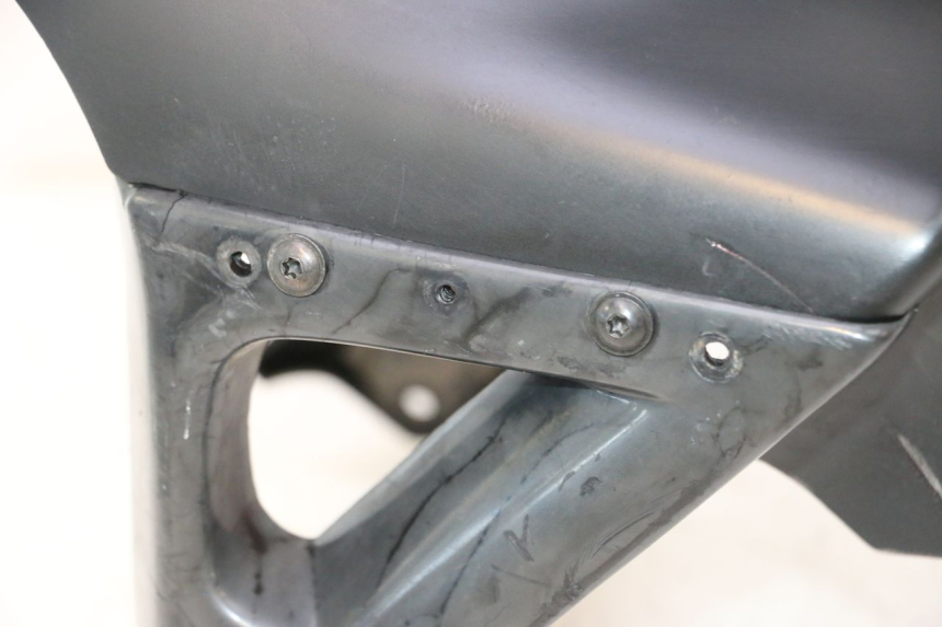 photo de FRONT FENDER PEUGEOT TREKKER TKR 50 (2005 - 2014) - Focus on structure