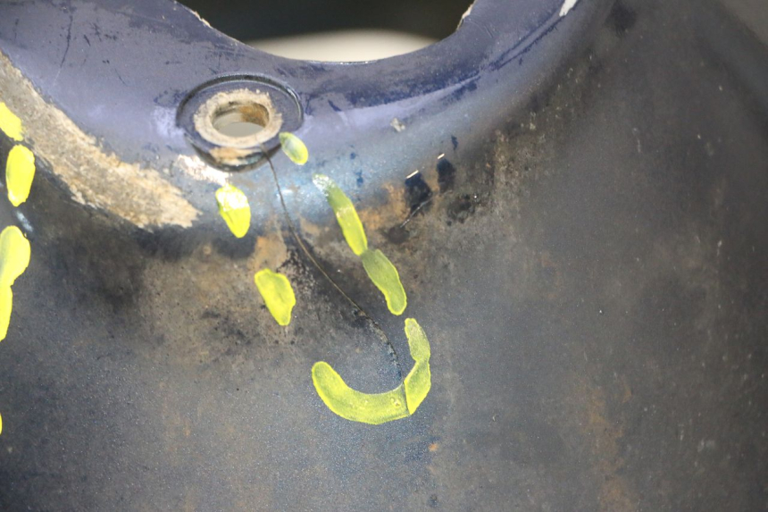 photo de FRONT FENDER PIAGGIO VESPA LX 2T 50 (2005 - 2013) - Fixing points details