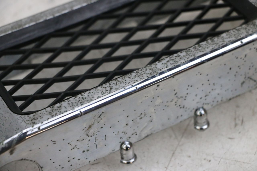 photo de Radiator grille HYOSUNG GV AQUILA 125 (2000 - 2009) - Technical close-up