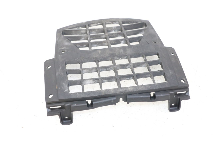 photo de RADIATOR COVER KYMCO DINK STREET 125 (2009 - 2014) - Alternative perspective