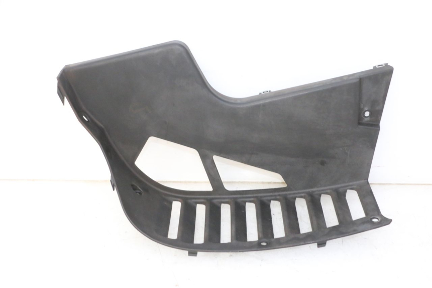 photo de RIGHT RADIATOR COVER QUADRO 4 4D 350 (2015 - 2018) - Main view