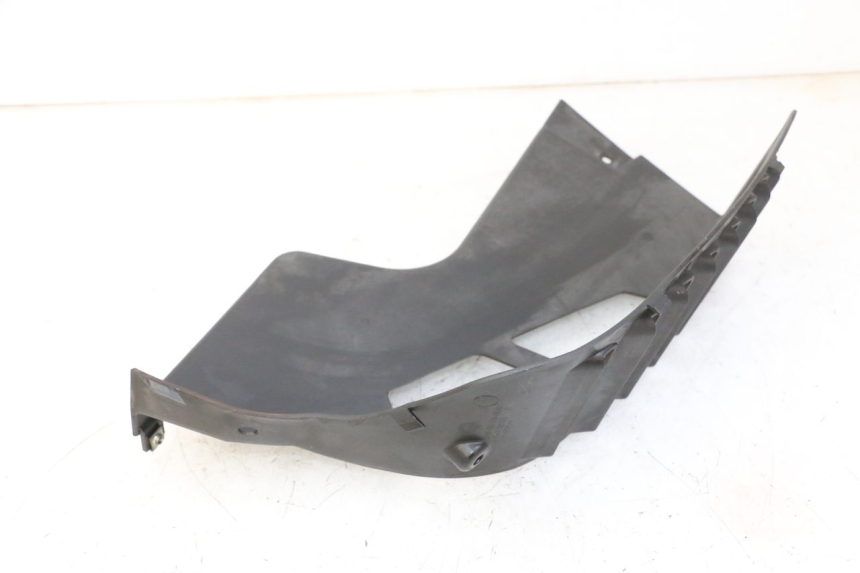 photo de RIGHT RADIATOR COVER QUADRO 4 4D 350 (2015 - 2018) - Technical close-up