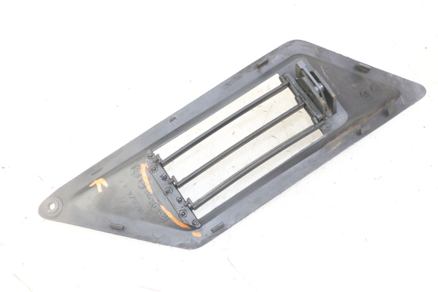 photo de RIGHT RADIATOR COVER GILERA NEXUS 125 (2009 - 2013) - Component detail