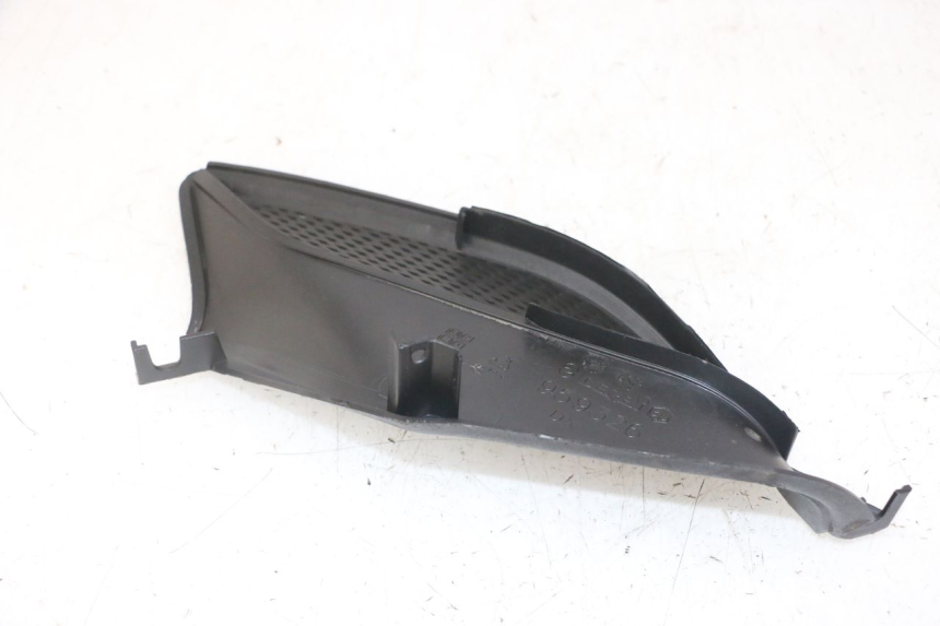 photo de RIGHT RADIATOR COVER PIAGGIO NRG POWER PUREJET 50 (2018 - 2021) - Alternative perspective