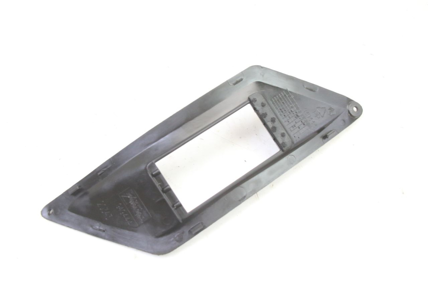 photo de RIGHT RADIATOR COVER GILERA RUNNER SP 50 (2006 - 2008) - Component detail