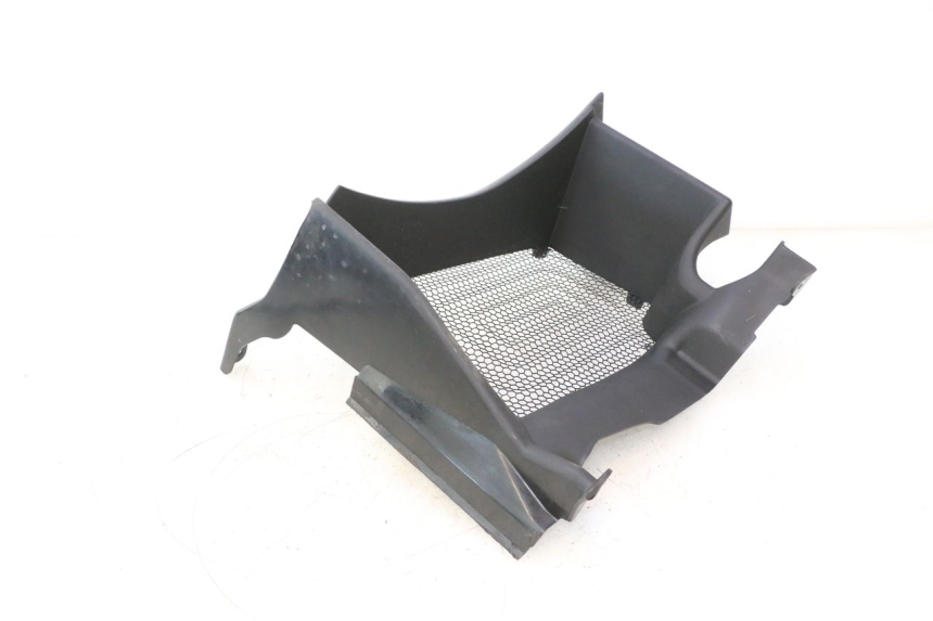 photo de RIGHT RADIATOR COVER CAN-AM SPYDER RS 1000 (2008 - 2012) - Fixing points details