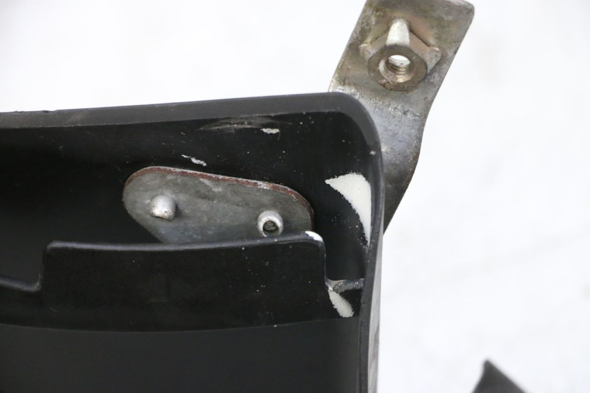 photo de RIGHT RADIATOR COVER PIAGGIO VESPA GTS SUPER IE 125 (2009 - 2016) - Component detail