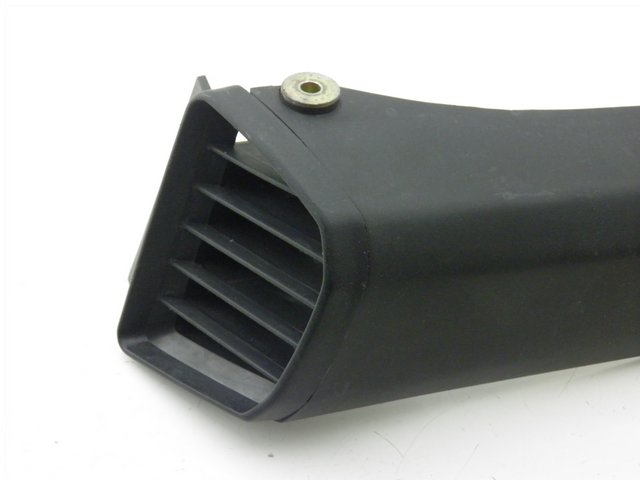photo de RIGHT RADIATOR COVER YAMAHA YBR 125 (2007 - 2009) - Technical close-up