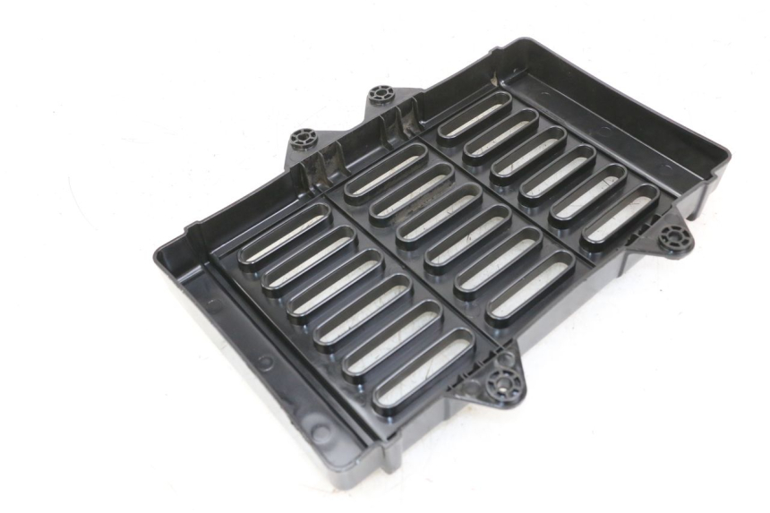 photo de RADIATOR COVER EBROH BRAVO GLE 1 (2020 - 2024) - Zoom on usage condition