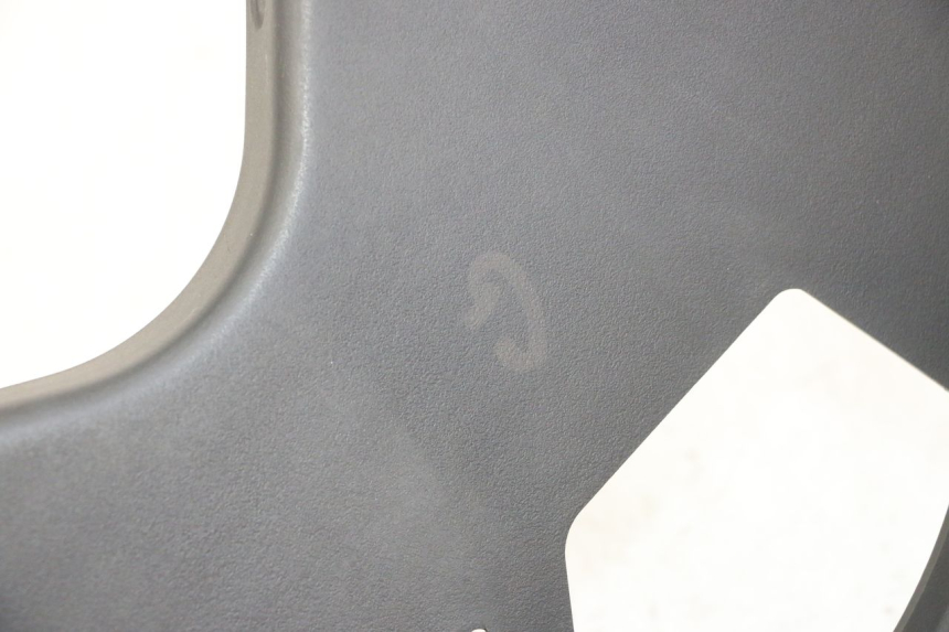 photo de LEFT RADIATOR COVER QUADRO 4 4D 350 (2015 - 2018) - Component detail