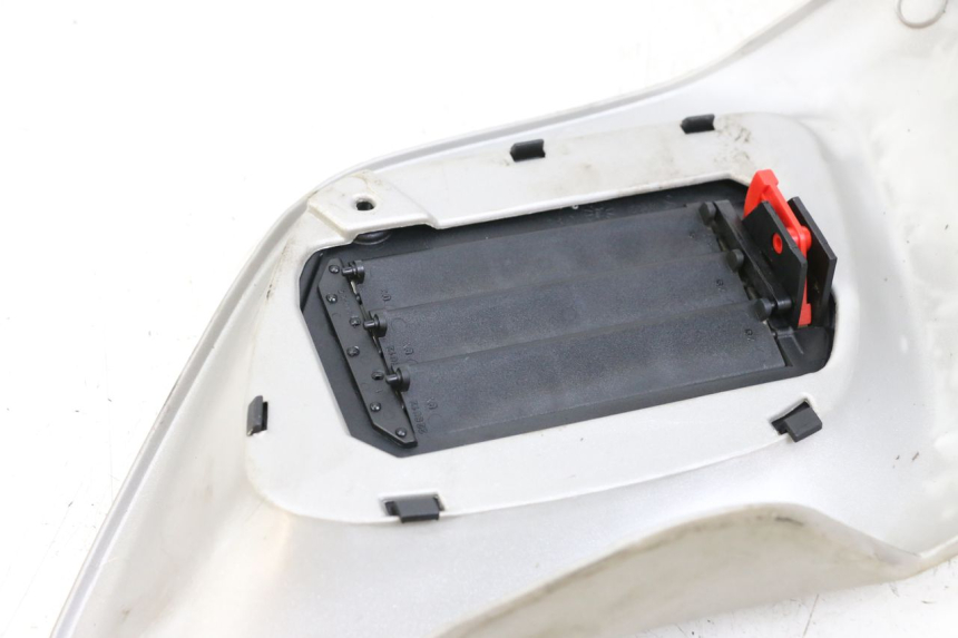 photo de LEFT RADIATOR COVER GILERA RUNNER LC 50 (1997 - 1998) - Alternative perspective