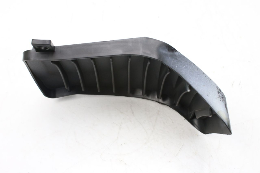 photo de LEFT RADIATOR GRILL PIAGGIO VESPA GTS IGET ABS 125 (2017 - 2023) - Component detail