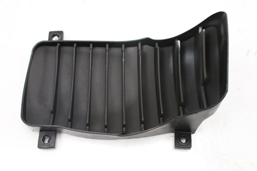 photo de LEFT RADIATOR GRILL PIAGGIO VESPA GTS IGET ABS 125 (2017 - 2023) - Fixing points details
