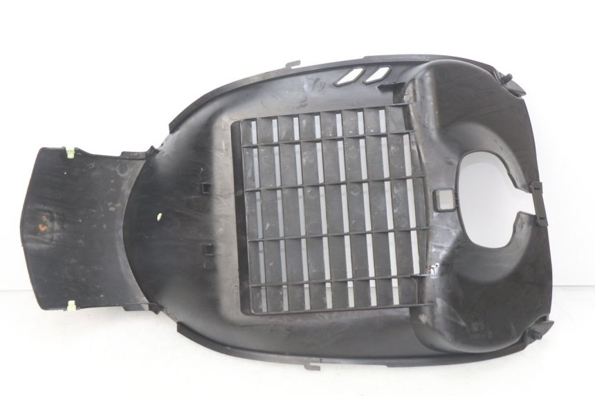 photo de RADIATOR GRILLE PEUGEOT GEOPOLIS 400 (2007 - 2013) - Alternative perspective