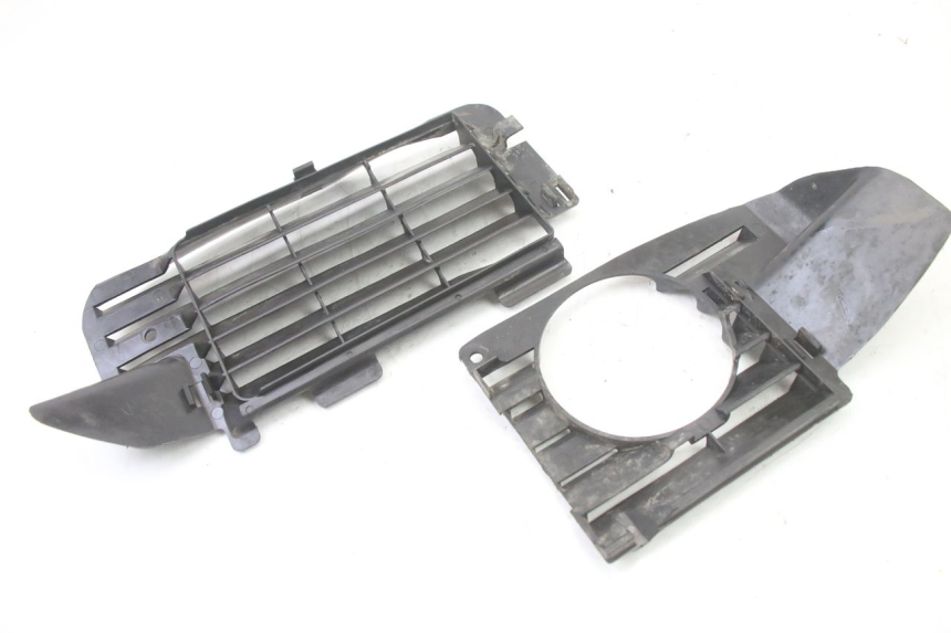 photo de RADIATOR COVER HONDA MTX TC02 125 (1987 - 1989) - Alternative perspective