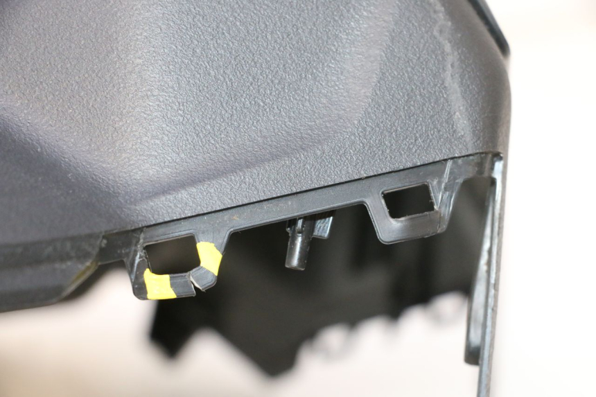 photo de RADIATOR COVER PIAGGIO MP3 HPE 530 (2022 - 2026) - Additional view of the item