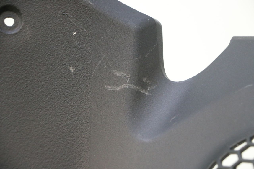 photo de RADIATOR COVER PIAGGIO MP3 HPE 530 (2022 - 2026) - Checked used part
