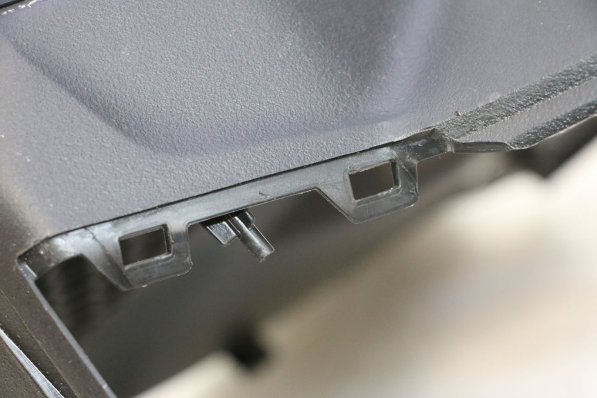 photo de RADIATOR COVER PIAGGIO MP3 HPE 530 (2022 - 2026) - Markings and original references