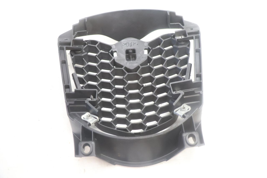 photo de RADIATOR COVER PIAGGIO MP3 500 (2016 - 2018) - Alternative perspective