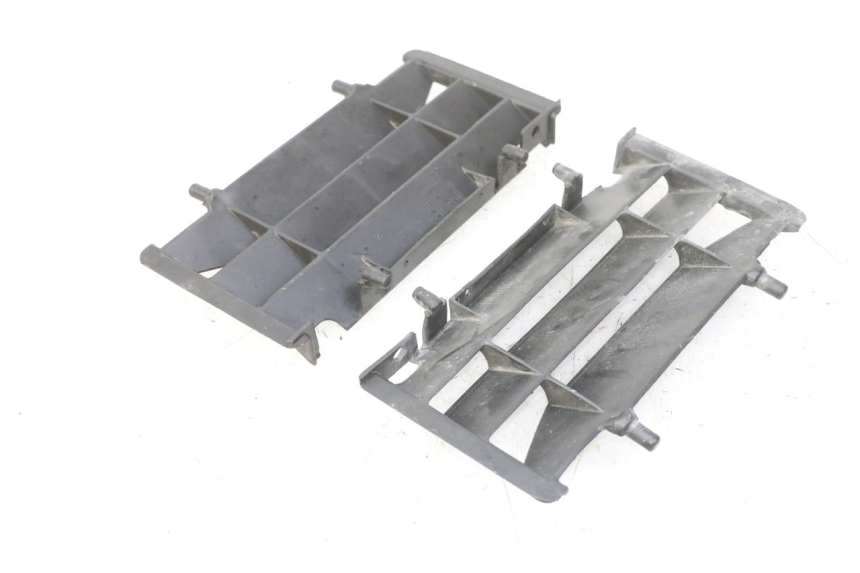 photo de RADIATOR COVER RIEJU MRT 50 (2018 - 2021) - Zoom on usage condition