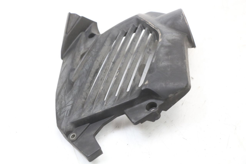 photo de RADIATOR COVER MBK MW TRYPTIK 125 (2014 - 2016) - Zoom on usage condition