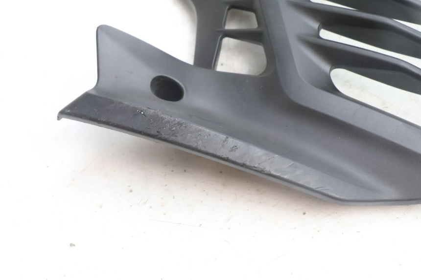 photo de RADIATOR COVER YAMAHA N-MAX NMAX 125 (2021 - 2024) - Component detail