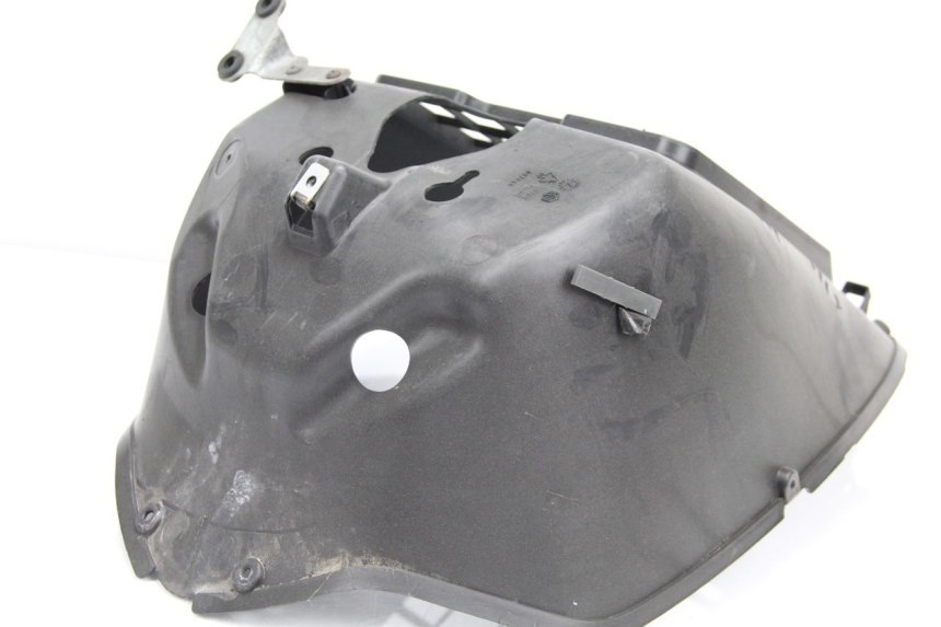 photo de RADIATOR COVER GILERA NEXUS 125 (2009 - 2013) - Zoom on usage condition