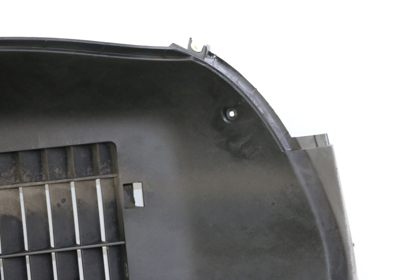 photo de RADIATOR GRILLE PEUGEOT SATELIS COMPRESSOR K15 125 (2006 - 2009) - Surface and material condition